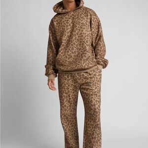 Comfrt Hoodie and Pants Set in Brown Leopard